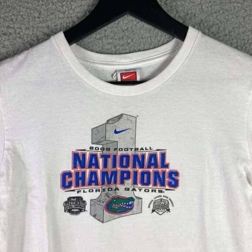 Nike Florida Gators Youth T-Shirt Size Medium 2008 National Champions NCAA Short